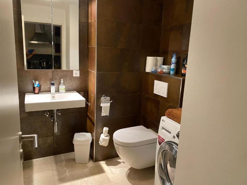 Chic Central City Views & Balcony Appartement Luxembourg